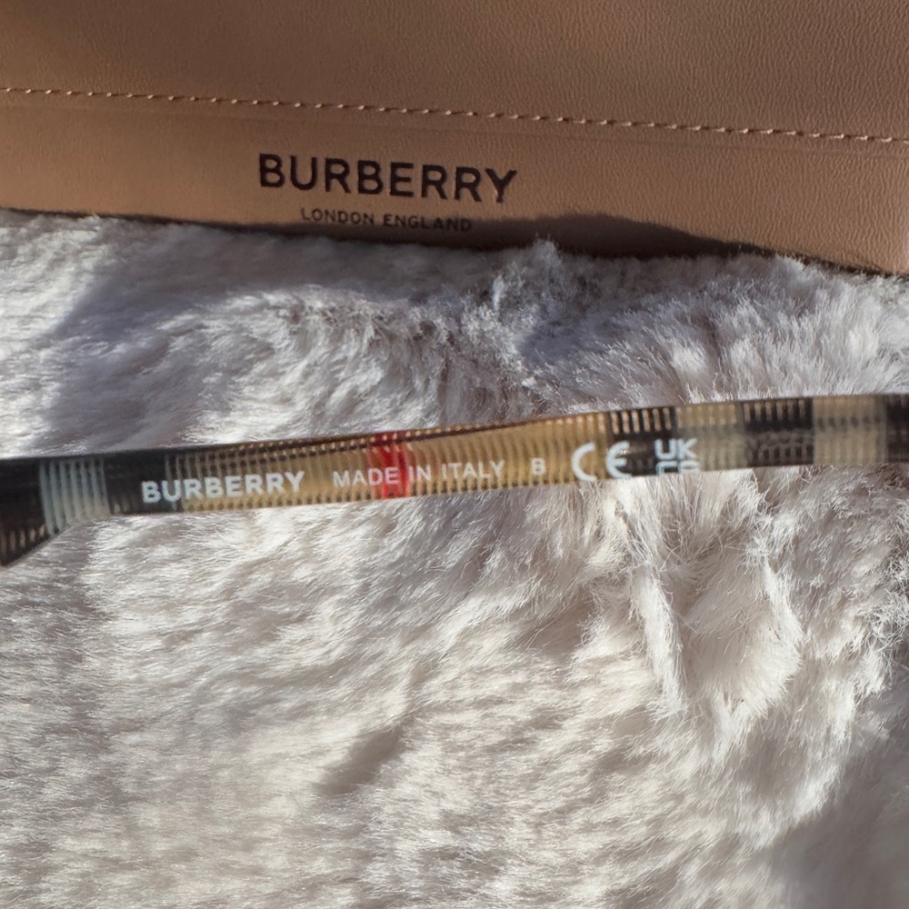Burberry Foxcote Sunglasses (Unisex) - Picture 4 of 7